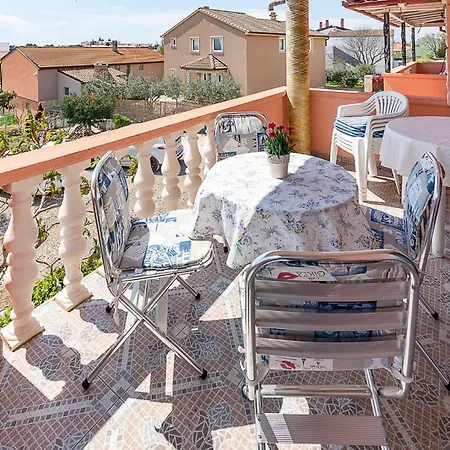 Amazing In Betiga With Wifi Apartment Barbariga